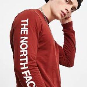 The North Face Red Hit Mens Long Sleeve Crew Neck T-Shirt Large